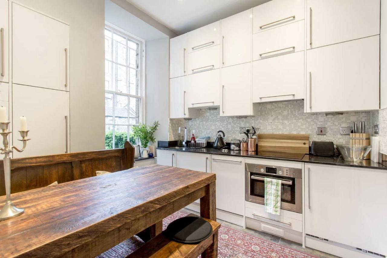Joivy Converted Flat In Historic Building In New Town エディンバラ エクステリア 写真